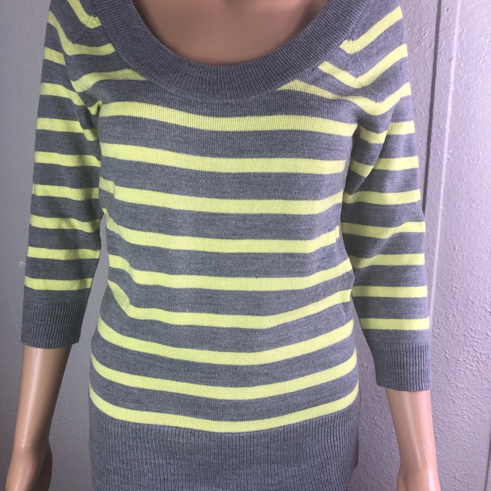 NEW YORK COMPANY sweater size XS